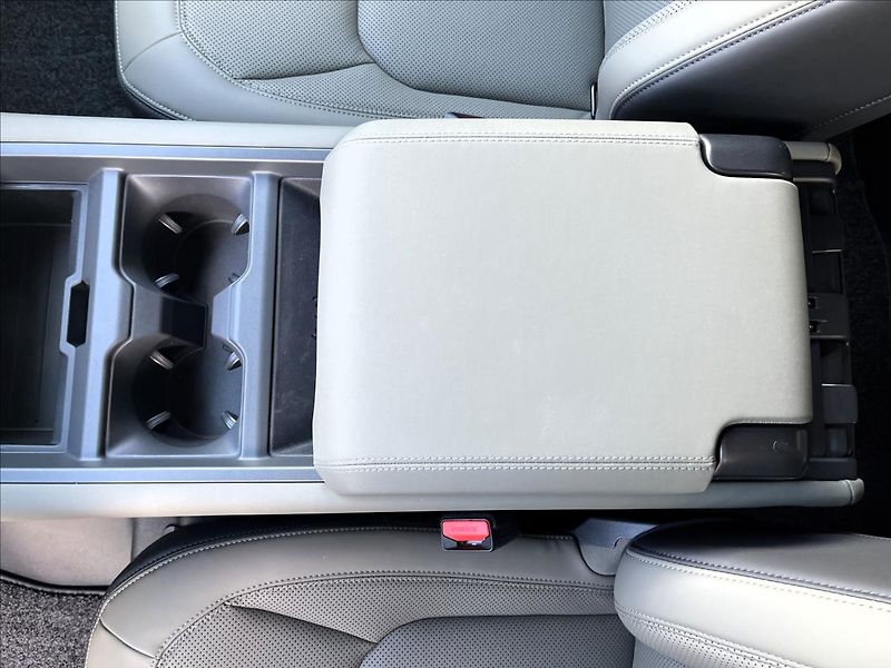 Land Rover Defender (2026) 110 D200 X-DYNAMIC SE - fotka 23 z 29