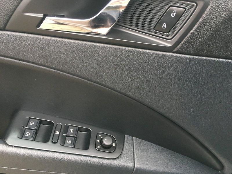 Škoda Superb (2011) II 2.0 TDi 4X4 125 kW - fotka 15 z 34