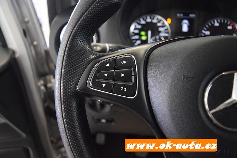 Mercedes-Benz Vito 114 CDI LONG 8 MÍST TOURER - fotka 32 z 49