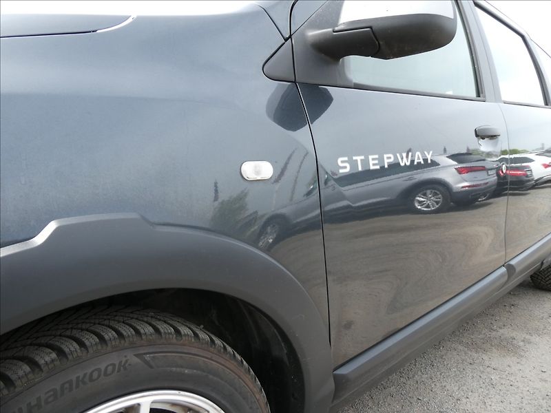 Dacia Lodgy 1,2 TCe 85kW klima,NAVI,závěs - fotka 13 z 35