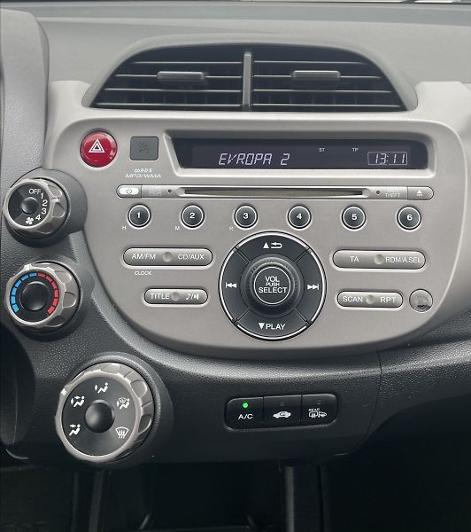 Honda Jazz 1,2 i,V-TEC,STK 6/28 - fotka 14 z 20