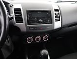 Mitsubishi Outlander (2010) 2.0, po STK, Tažné, rezervace - náhled 10