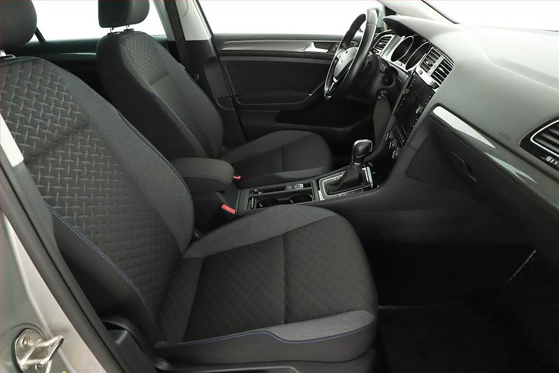 Volkswagen Golf (2018) Highline 2.0 TDI, Automat - fotka 7 z 21