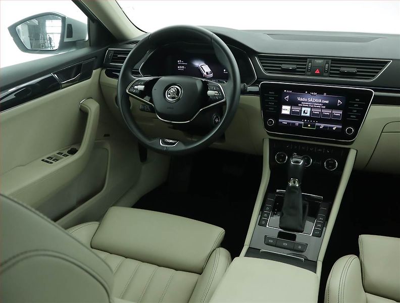 Škoda Superb (2023) Laurin&Klement 2.0 TDI - fotka 7 z 17