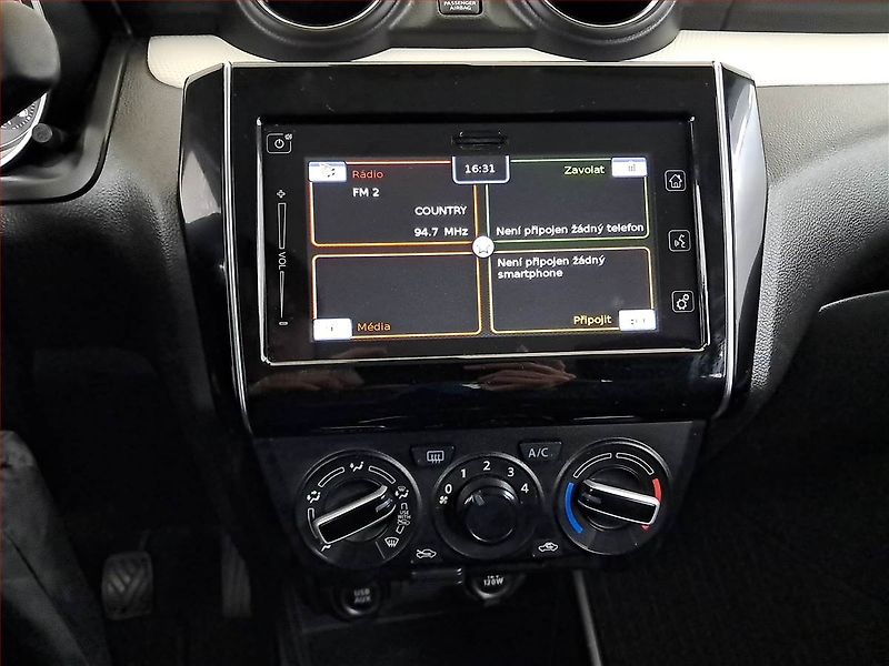 Suzuki Swift (2021) 1.2, 4X4, Serv.kniha - fotka 12 z 16