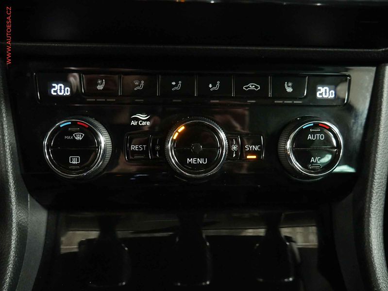 Škoda Superb (2018) 2.0 TDi 4x4, DSG, navi, bixen - fotka 17 z 22