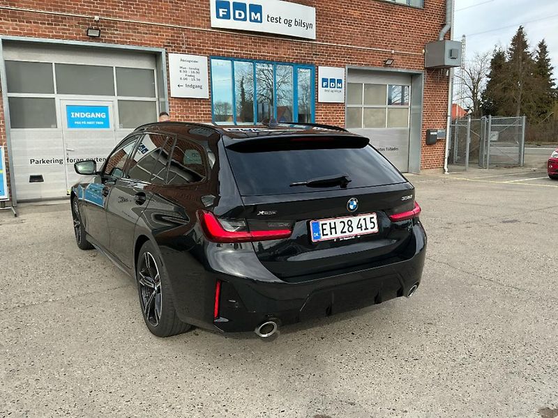 BMW Řada 3 330i xDrive Touring - fotka 4 z 16