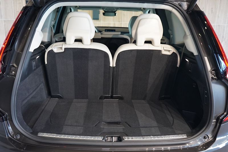 Volvo XC90 B5 PLUS Bright Vzduch, 360° - fotka 14 z 50