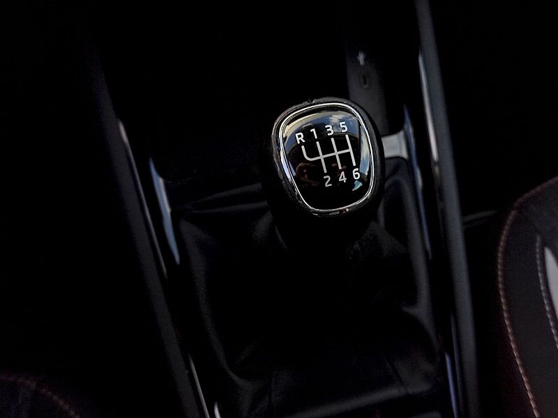 Škoda Scala (2020) Style 1,6 Tdi 85 Kw - fotka 21 z 34
