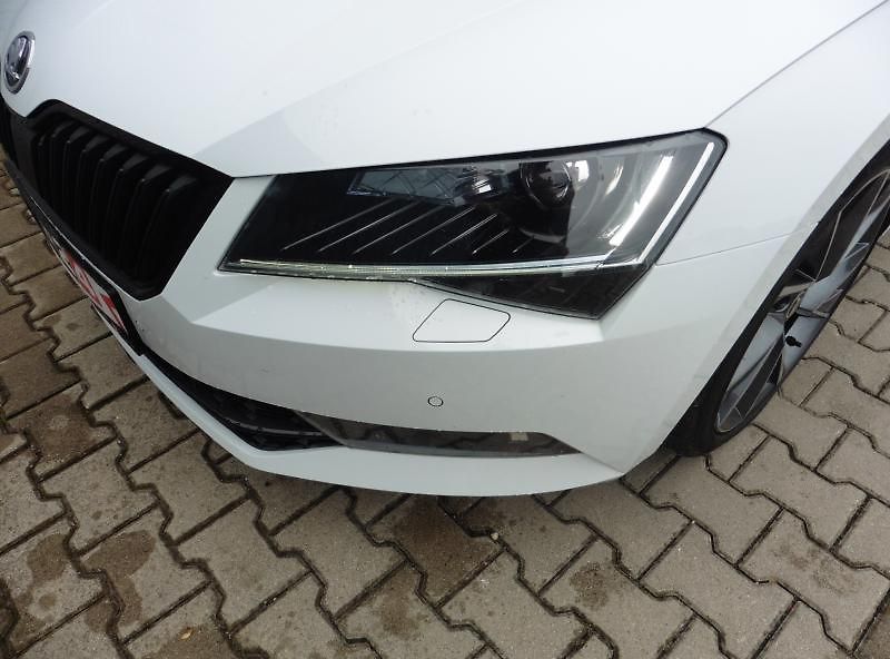 Škoda Superb III Combi 1,8TSi Sport Line - fotka 16 z 16