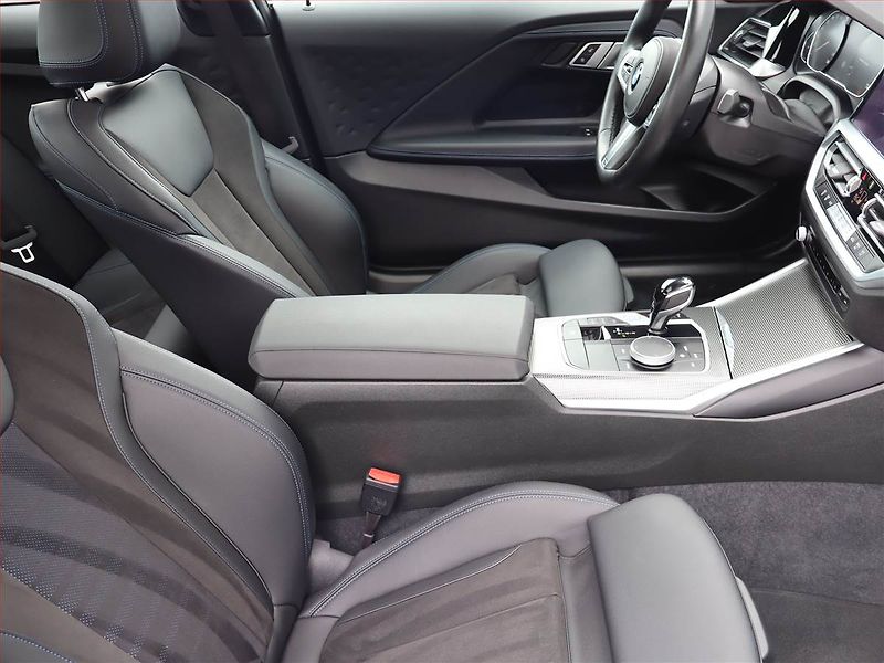 BMW Řada 2 (2022) 220 i - fotka 9 z 22