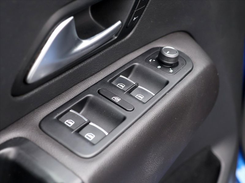 Volkswagen Amarok 3,0 V6 TDI 165kW Avent. DPH CZ - fotka 14 z 36