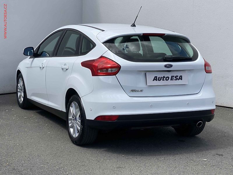Ford Focus (2018) 2.0TDCi, AC, navi, prak.asist - fotka 6 z 20