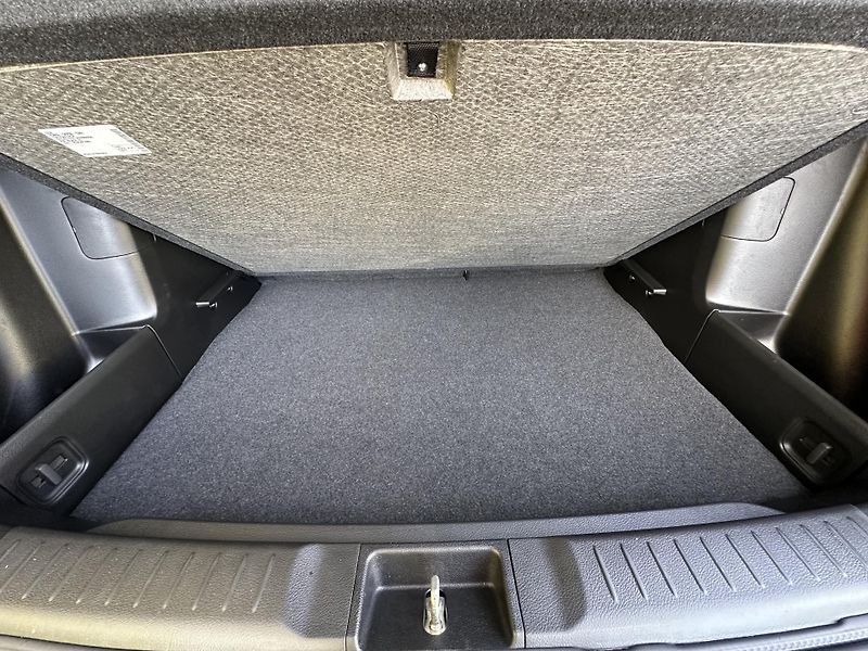 Suzuki Vitara (2024) 4x4*1.4 hybrid/95Kw * 1.Maj.  - fotka 29 z 38