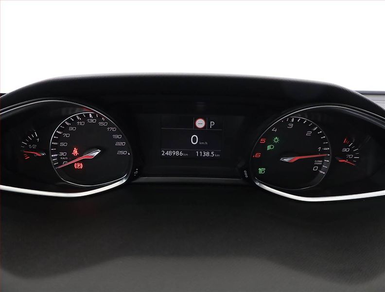 Peugeot 308 (2018) 2.0 BlueHDi, Automat - fotka 8 z 16