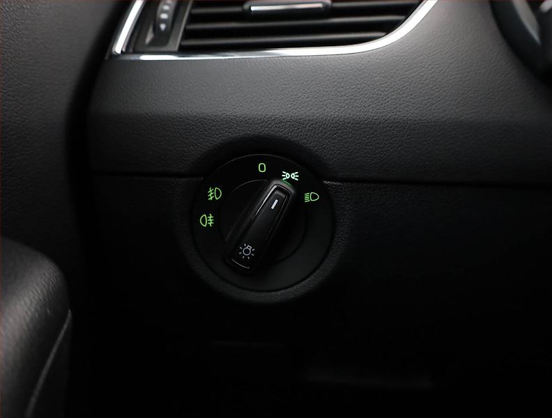 Škoda Octavia (2018) 1.4 TSI, Serv.kniha, Tempomat - fotka 14 z 16