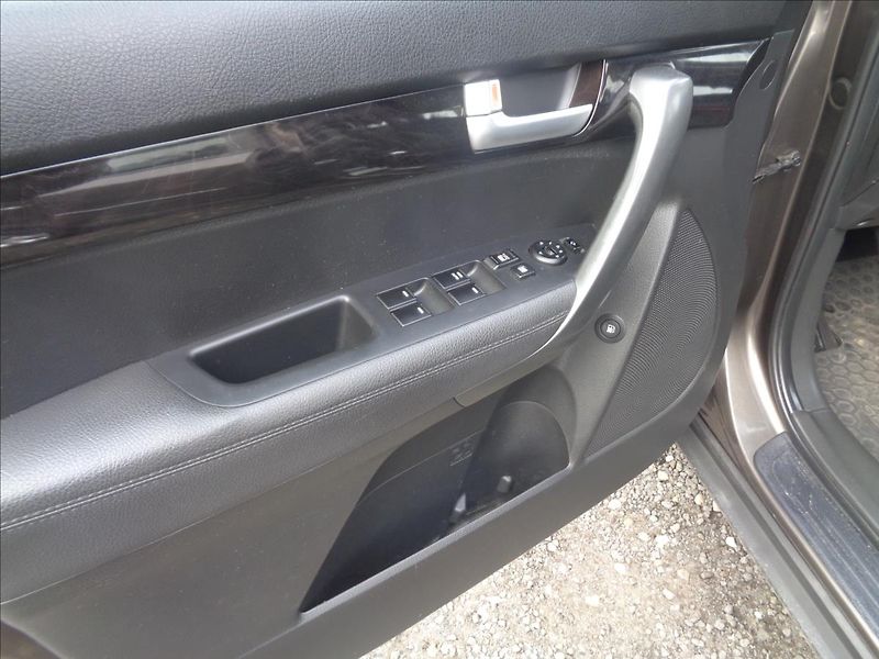 Kia Sorento 2,2 - fotka 11 z 19