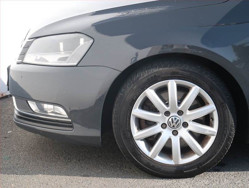 Volkswagen Passat (2012) 1.6 TDI, Tempomat - fotka 14 z 17