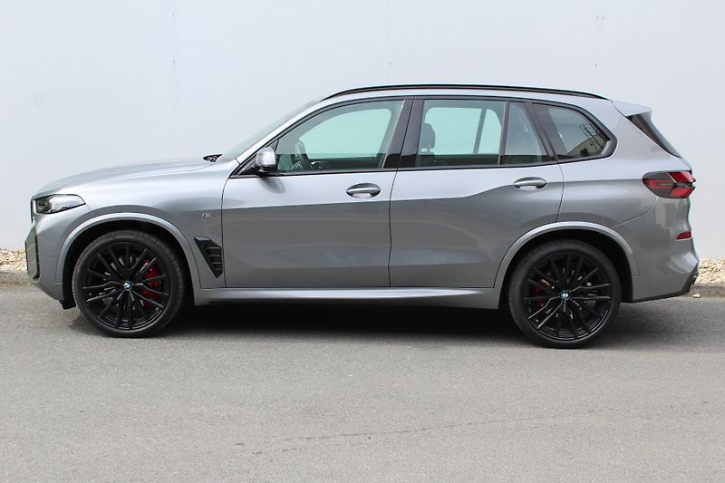BMW X5 xDrive30d Mpaket vzduch - fotka 9 z 27