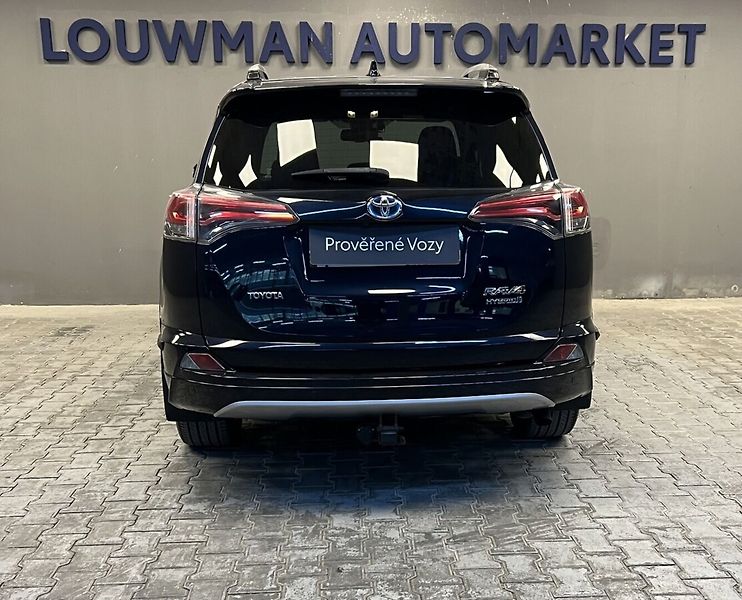 Toyota RAV4 SELECTION 4x4 e-CVT - fotka 17 z 19