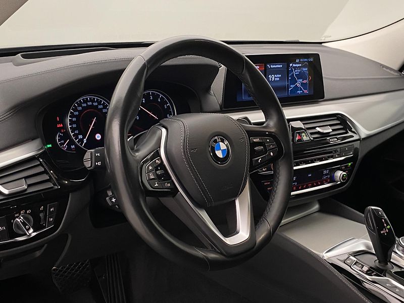 BMW Řada 6 640i GT Luxury Line REZERVACE - fotka 18 z 71