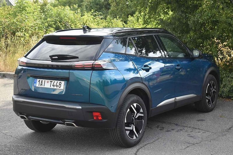 Peugeot 2008 je stylový i praktický rodinný doplněk.