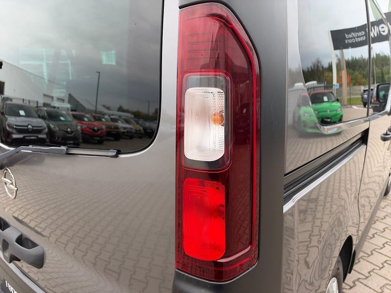 Opel Vivaro (2019) 1,6 CDTi 89 kW 9 míst - fotka 12 z 27