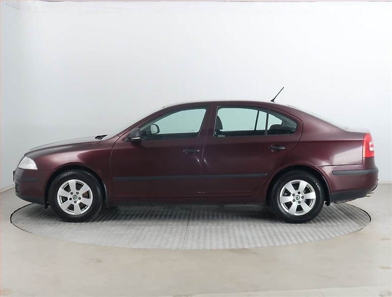 Škoda Octavia (2012) Ambition 1.6, ČR,1.maj - fotka 3 z 15