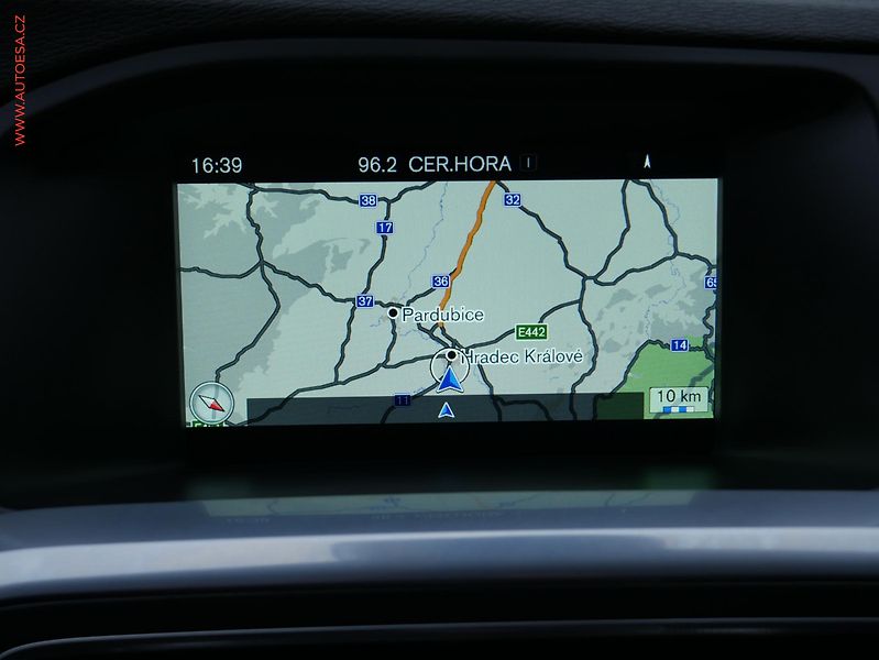 Volvo V60 (2015) 2.4 D4 Cross Country, AT - fotka 13 z 19