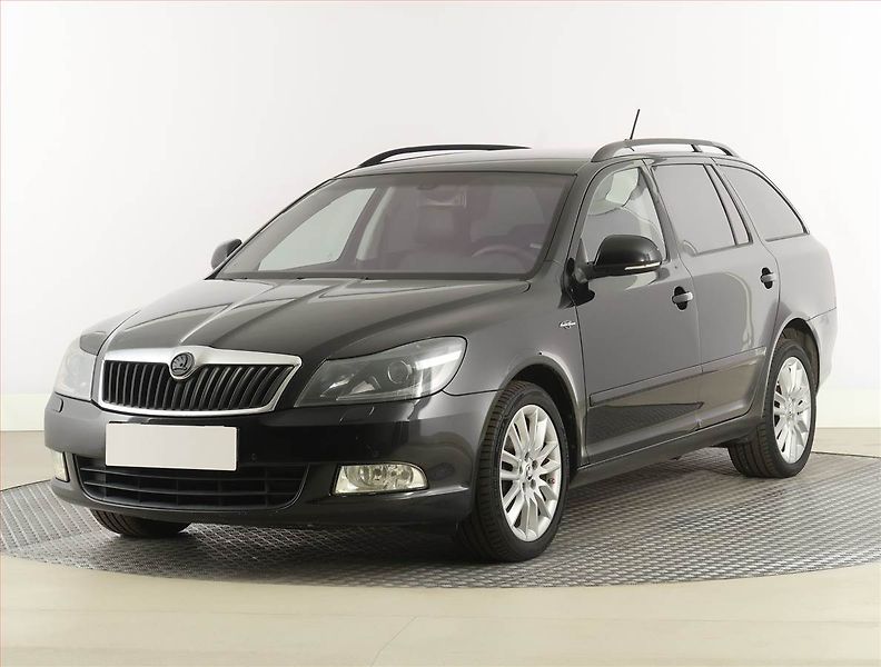 Škoda Octavia (2010) Laurin&Klement 2.0 TDI - fotka 2 z 25