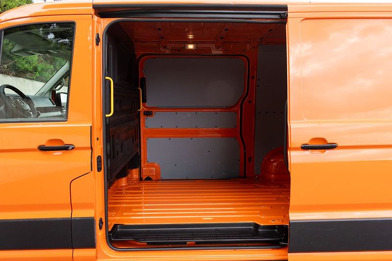 Volkswagen Crafter 2.0 TDI *L1H1*2xŠOUPAČKY*DPH* - fotka 9 z 29