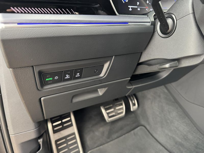 Volkswagen Touareg 3.0Tdi*1-MAJ*DPH*R-LINE*HUD* - fotka 10 z 47