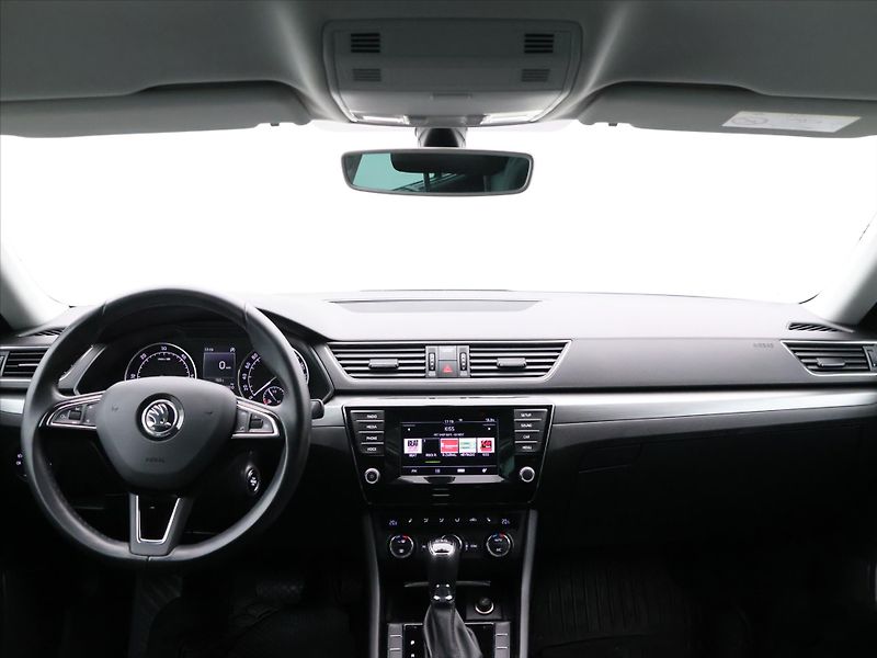 Škoda Superb 2.0 TDI DSG CZ Style Plus Kůže - fotka 28 z 37