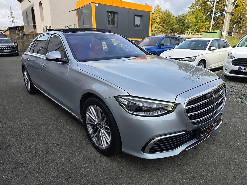 Mercedes-Benz Třídy S S500 4Matic L - fotka 2 z 37