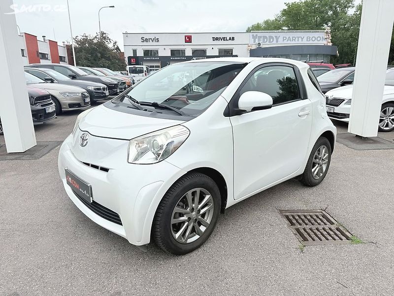Toyota iQ 1.0 automat - fotka 2 z 22