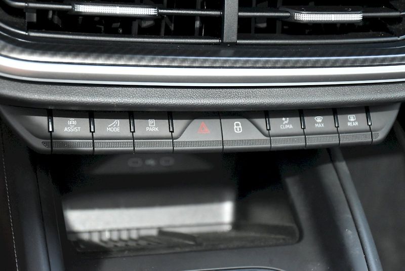 Škoda Enyaq (2025) Sportline 85 210kW - fotka 22 z 35