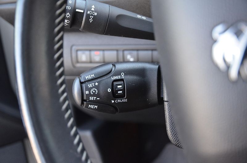 Peugeot 308 (2017) SW 1.2 96kW Allure / AUTOMAT - fotka 24 z 39