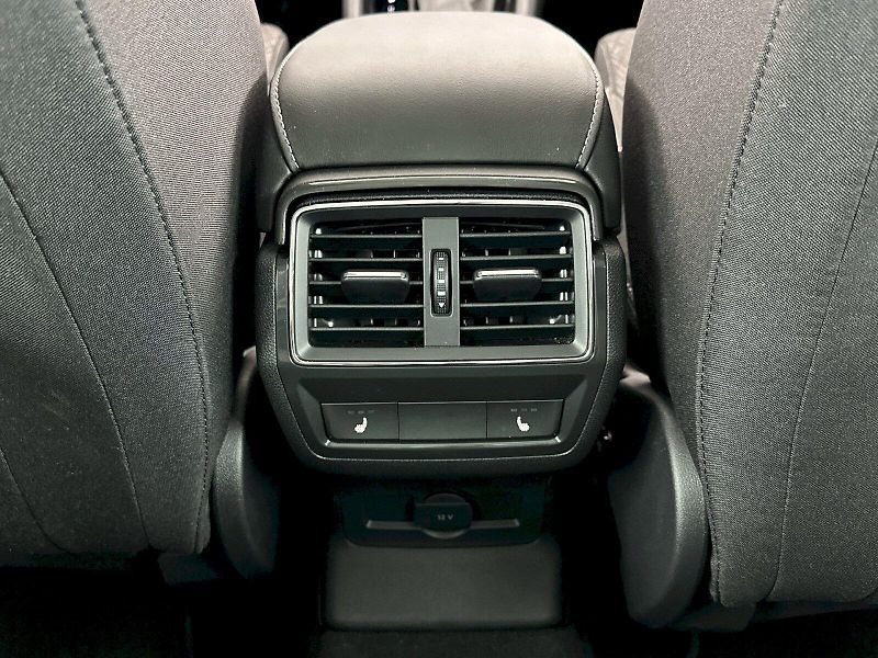 Škoda Karoq (2025) DSG 2.0TDI 110kW 4x4 Top Selec - fotka 25 z 29