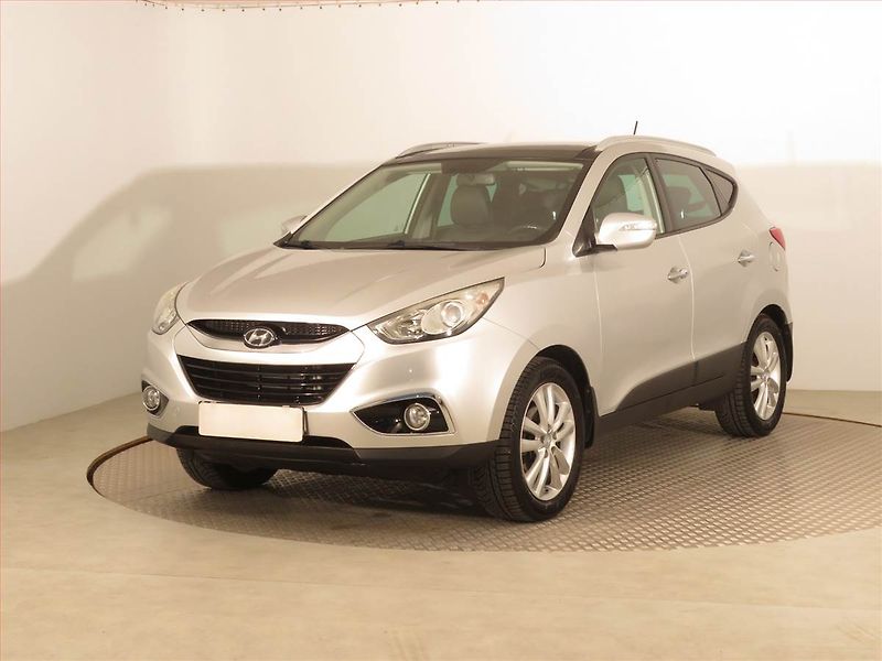 Hyundai ix35 (2014) 2.0 CRDi, 4X4, Navi, Tempomat - fotka 2 z 17