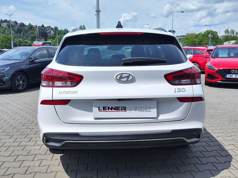 Hyundai i30 1.5 T-GDi/103kW Style DCT - fotka 6 z 32