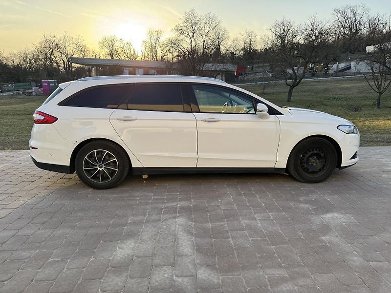 Ford Mondeo (2015) 2.0 /132kW - fotka 7 z 15