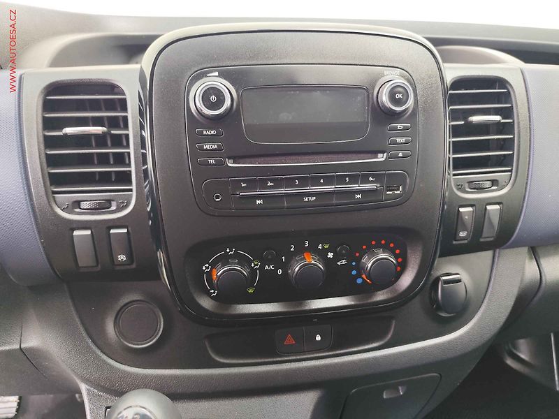 Opel Vivaro (2015) 1.6CDTi 5míst, 107kW, AC, TZ - fotka 12 z 19