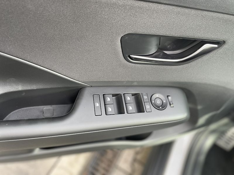 Hyundai Kona 26 1,6 T-GDI 2WD DCT N LINE - fotka 12 z 30