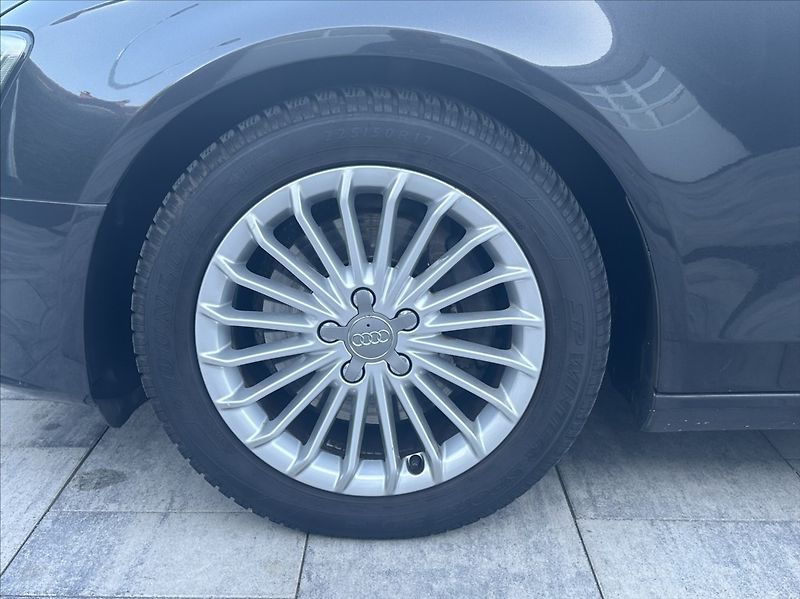 Audi A4 3,0 TDI 204PS  Ambiente A/T - fotka 43 z 49