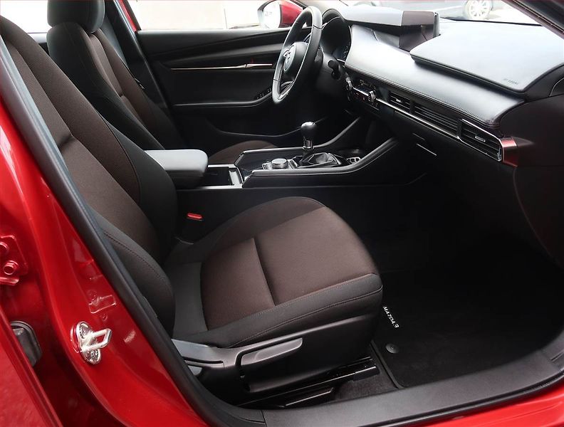 Mazda 3 (2026) Selection e-Skyactiv G140 - fotka 9 z 21