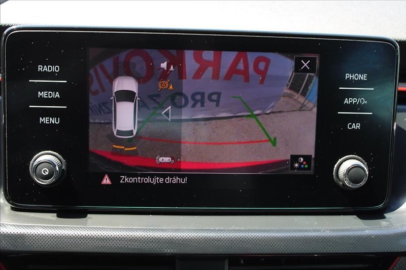 Škoda Scala 1,0 TSI  1.MAJ,A/T,MONTE CARLO - fotka 16 z 36