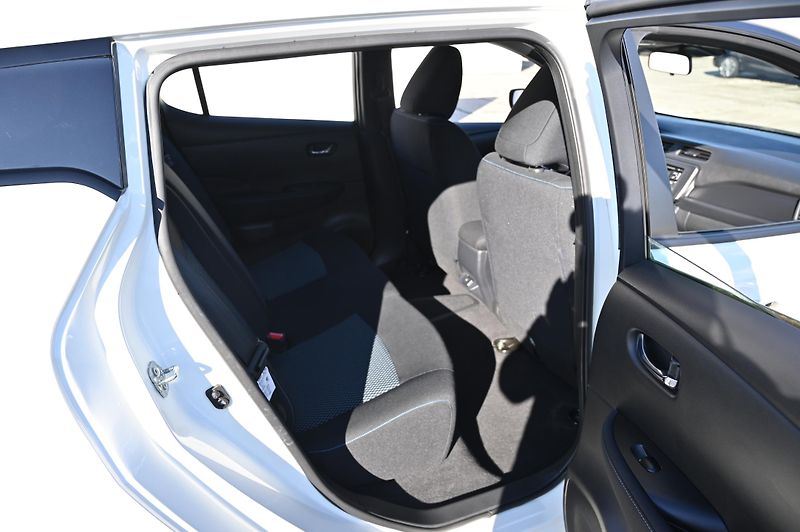 Nissan Leaf Basis 40kWH 110KW SoH 91,9 - fotka 28 z 35