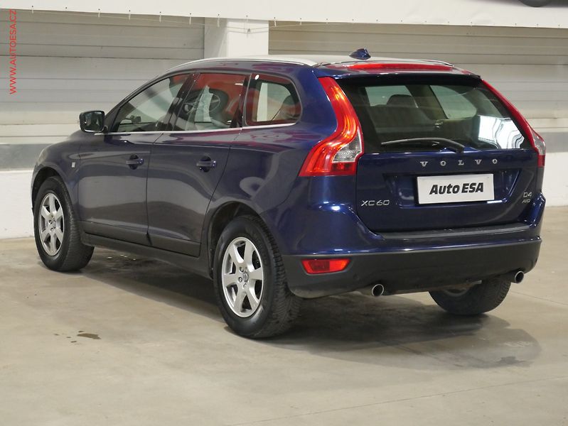 Volvo XC60 (2013) 2.4d 4x4, ČR, Xenon, kůže - fotka 6 z 15