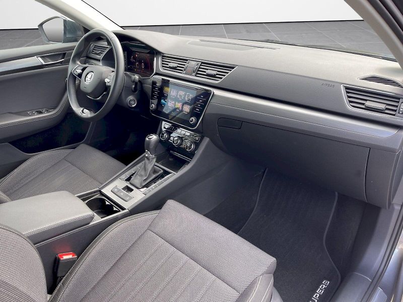 Škoda Superb (2023) 2.0 TDI 110kW DSG Style Plus c - fotka 22 z 35