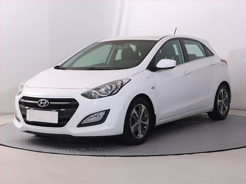 Hyundai i30 (2016) 1.4 CVVT, Tempomat - fotka 2 z 17
